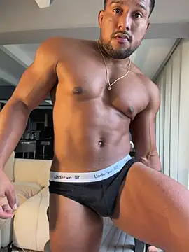 Snapshot of CallumMuscle chatting on 4, 7, 2026 CallumMuscle online show from 4, 7, 2026