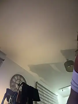 Snapshot of Mia_MilesXXX chatting on 4, 3, 2025 Mia MilesXXX online show from 4, 3, 2025