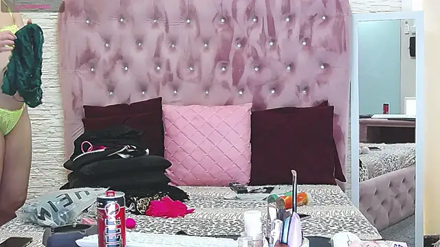 SophiaStarr online show from 15, 2, 2025