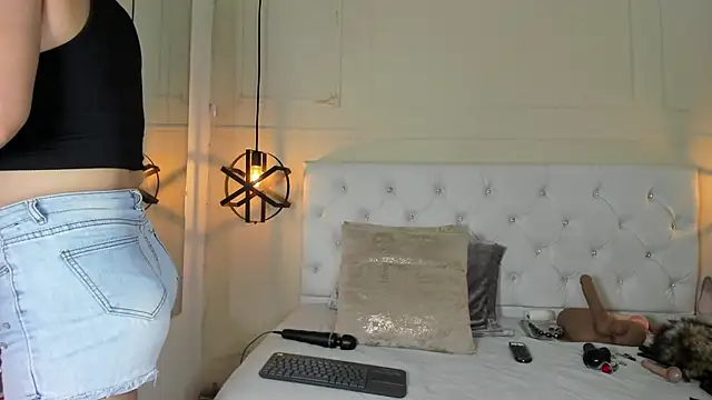 Snapshot of Slut_Milf_ chatting on 6, 1, 2025 Slut Milf  online show from 6, 1, 2025