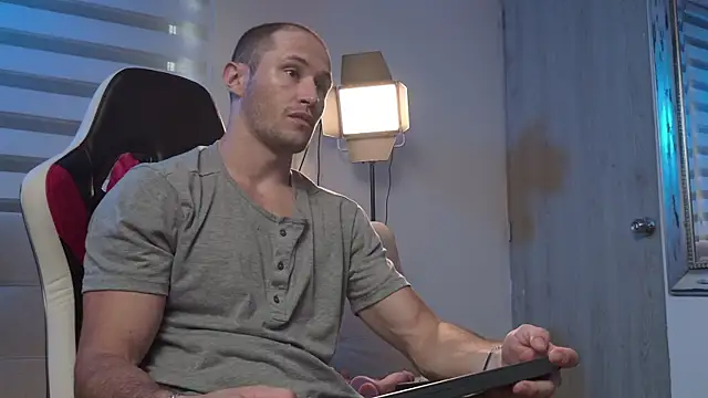 Snapshot of AxelFairchaild chatting on 2, 5, 2026 AxelFairchaild online show from 2, 5, 2026