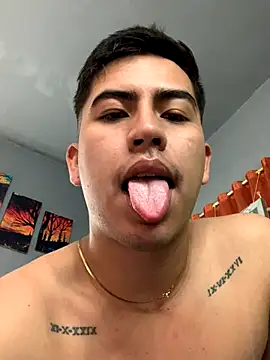 Snapshot of roguer_darkk chatting on 20, 10, 2025 roguer darkk online show from 20, 10, 2025