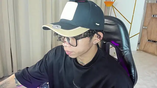 Snapshot of AkazaBoy_ chatting on 6, 5, 2026 AkazaBoy online show from 6, 5, 2026