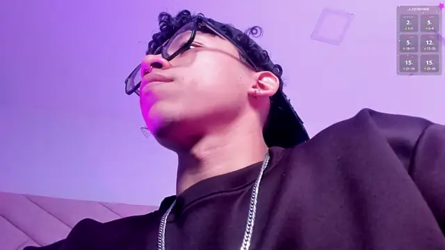 Snapshot of AkazaBoy_ chatting on 8, 7, 2026 AkazaBoy online show from 8, 7, 2026