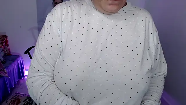 Serenay  online show from 2, 12, 2024