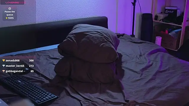 Snapshot of Space_X_Roxy_ chatting on 12, 1, 2025 Space X Roxy online show from 12, 1, 2025