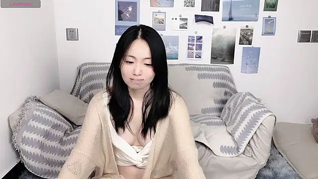 Snapshot of LiLiYbaby chatting on 15, 12, 2024 LiLiYbaby online show from 15, 12, 2024