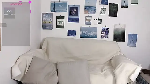 Snapshot of LiLiYbaby chatting on 2, 1, 2025 LiLiYbaby online show from 2, 1, 2025