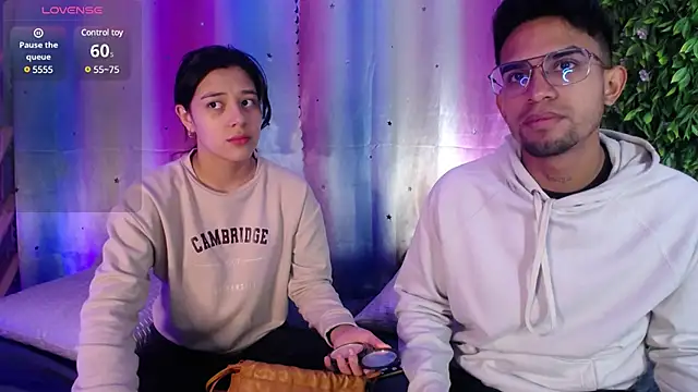 Snapshot of floriamANDjazmin chatting on 21, 1, 2025 floriamANDjazmin online show from 21, 1, 2025