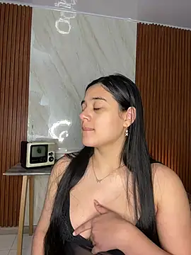 Snapshot of floriamANDjazmin chatting on 2, 7, 2026 floriamANDjazmin online show from 2, 7, 2026