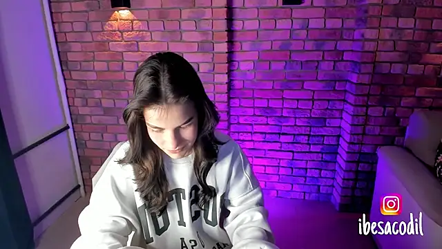 adriana allien online show from 17, 1, 2025