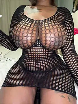 Snapshot of BeautyAuroa chatting on 19, 6, 2026 BeautyAuroa online show from 19, 6, 2026