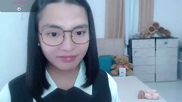Snapshot of zhaviahale21 chatting on 4, 8, 2026 zhaviahale21 online show from 4, 8, 2026