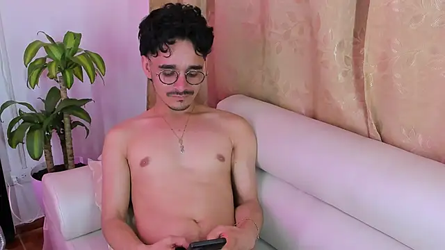 Snapshot of Hugo_Coopers chatting on 25, 1, 2025 Hugo Coopers online show from 25, 1, 2025