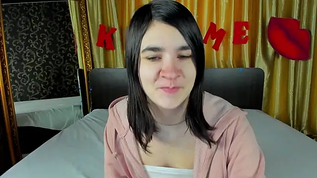  Polly Love  online show from 22, 2, 2026