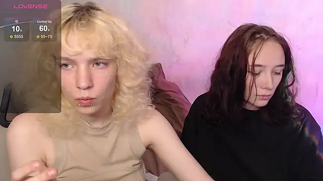 Snapshot of Robin_yourss chatting on 12, 9, 2025 Robin yourss online show from 12, 9, 2025