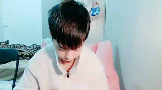 Snapshot of FFFFZ189 chatting on 12, 12, 2024 FFFFZ189 online show from 12, 12, 2024