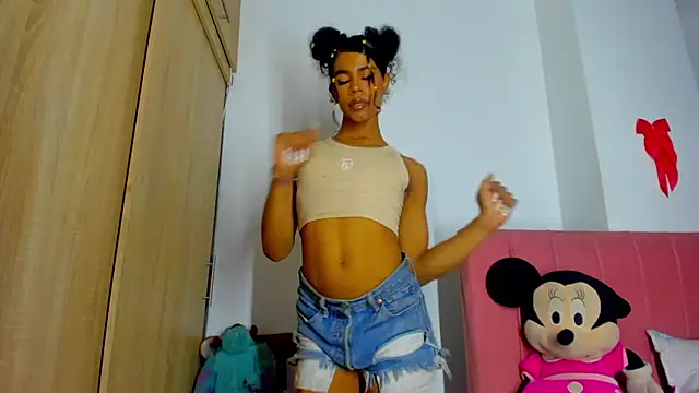 Snapshot of bloom444 chatting on 19, 12, 2024 bloom444 online show from 19, 12, 2024