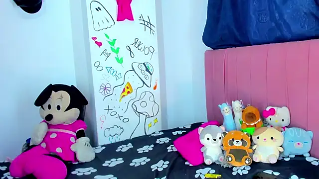 Snapshot of bloom444 chatting on 11, 9, 2025 bloom444 online show from 11, 9, 2025