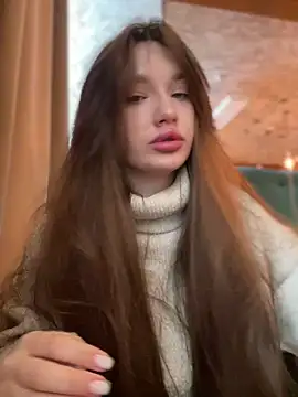 Holly Molii online show from 11, 12, 2024