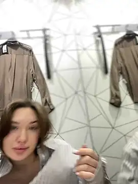 Holly Molii online show from 12, 12, 2024