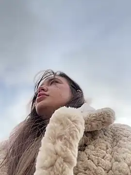 Holly Molii online show from 17, 1, 2025