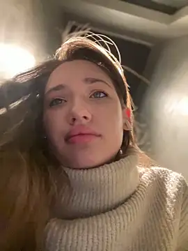 Holly Molii online show from 19, 1, 2025