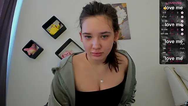 Holly Molii online show from 24, 2, 2025