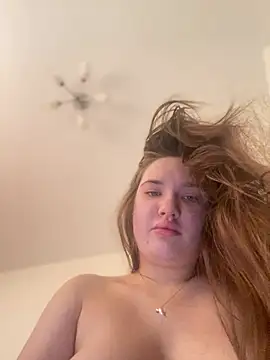 Holly Molii online show from 14, 3, 2025