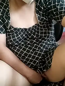 Snapshot of yourtamilcouple chatting on 4, 2, 2025 yourtamilcouple online show from 4, 2, 2025