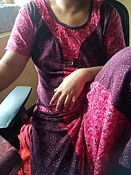 Snapshot of yourtamilcouple chatting on 3, 11, 2025 yourtamilcouple online show from 3, 11, 2025