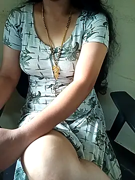 Snapshot of yourtamilcouple chatting on 20, 11, 2025 yourtamilcouple online show from 20, 11, 2025