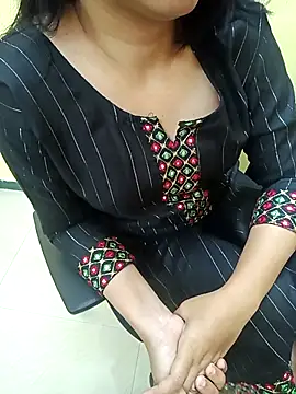 Snapshot of yourtamilcouple chatting on 2, 3, 2026 yourtamilcouple online show from 2, 3, 2026