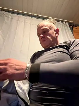 Snapshot of JakubW79 chatting on 26, 10, 2025 JakubW79 online show from 26, 10, 2025