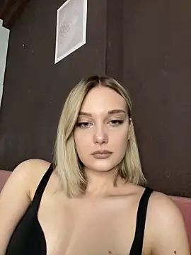 Snapshot of Alisa_Rise chatting on 8, 3, 2025 Alisa Rise online show from 8, 3, 2025