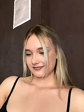 Snapshot of Alisa_Rise chatting on 1, 10, 2025 Alisa Rise online show from 1, 10, 2025