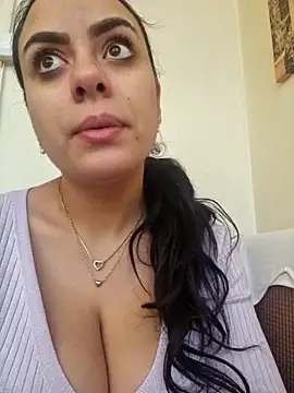 Snapshot of ElyzaIbarra chatting on 13, 2, 2025 ElyzaIbarra online show from 13, 2, 2025