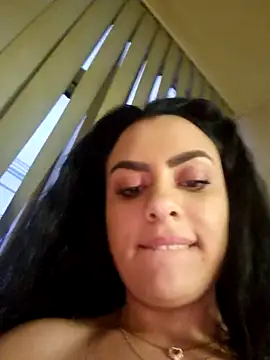 Snapshot of ElyzaIbarra chatting on 15, 2, 2025 ElyzaIbarra online show from 15, 2, 2025