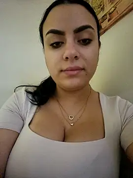Snapshot of ElyzaIbarra chatting on 16, 2, 2025 ElyzaIbarra online show from 16, 2, 2025