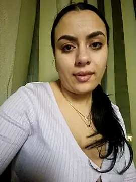 Snapshot of ElyzaIbarra chatting on 22, 2, 2025 ElyzaIbarra online show from 22, 2, 2025