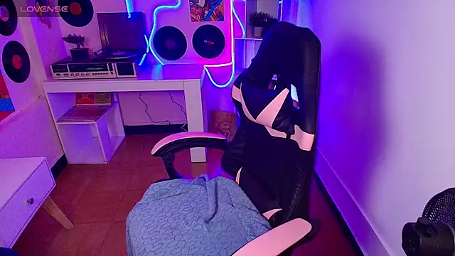 Snapshot of hannaa_jhoonson chatting on 8, 3, 2025 hannaa jhoonson online show from 8, 3, 2025