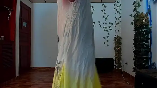 Snapshot of fulfill_fantasies1 chatting on 5, 4, 2026 fulfill fantasies1 online show from 5, 4, 2026