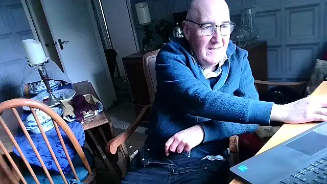 Adamdaddybear online show from 10, 2, 2025