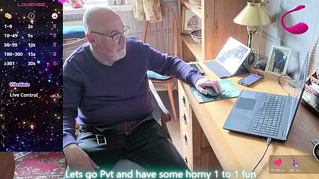 Snapshot of Adamdaddybear chatting on 7, 5, 2026 Adamdaddybear online show from 7, 5, 2026