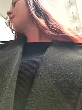 Snapshot of Reed_Fox chatting on 29, 11, 2025 Reed Fox online show from 29, 11, 2025