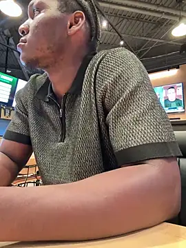 Snapshot of Festivitiesking1 chatting on 19, 5, 2026 Festivitiesking1 online show from 19, 5, 2026