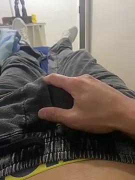 Snapshot of Naxxx chatting on 2, 10, 2025 Naxxx online show from 2, 10, 2025