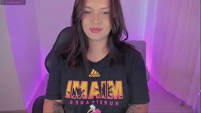 Snapshot of SabrinaVega chatting on 12, 10, 2025 SabrinaVega online show from 12, 10, 2025