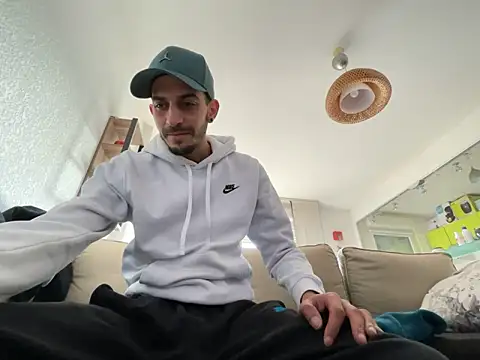 Rebeu313 online show from 13, 2, 2025