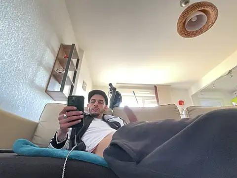 Rebeu313 online show from 2, 3, 2025